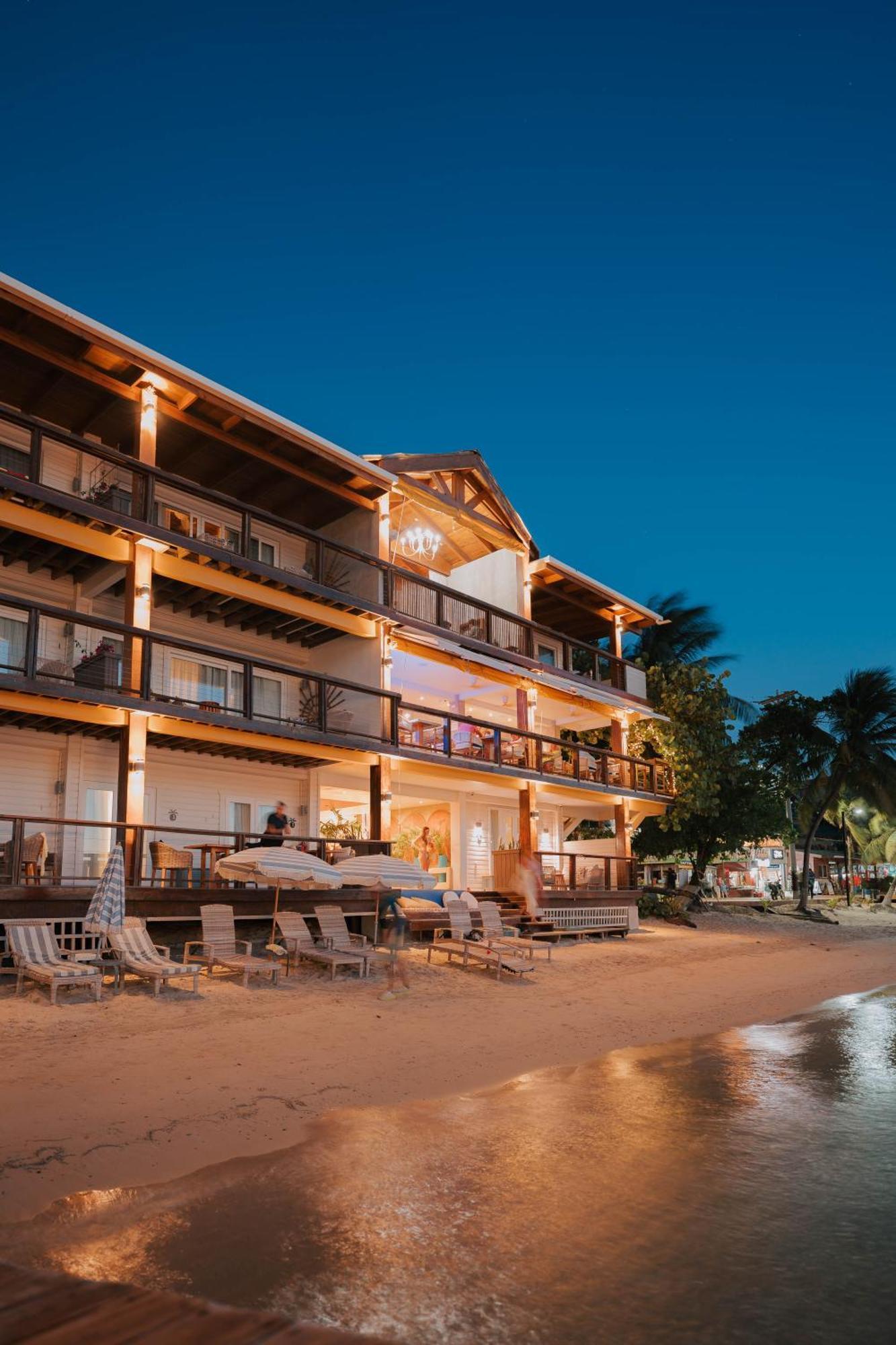 The Beach House Boutique Hotel West End Exterior photo